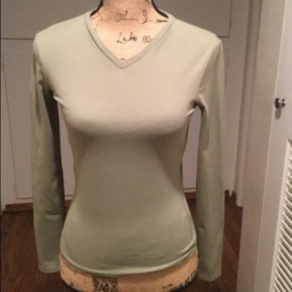 Parallel v-neck top